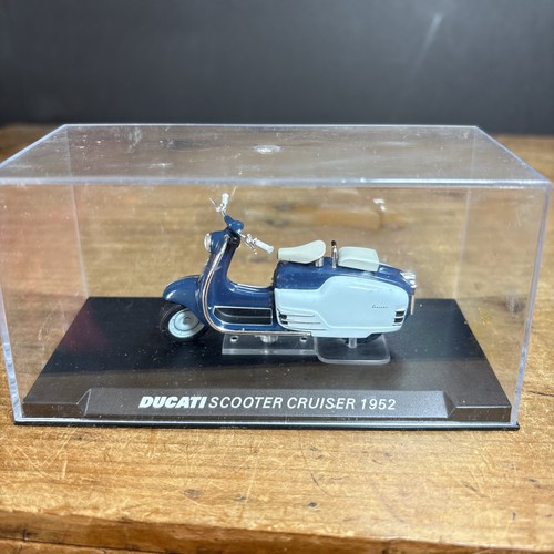 Modellino ducati scooter - modellino,